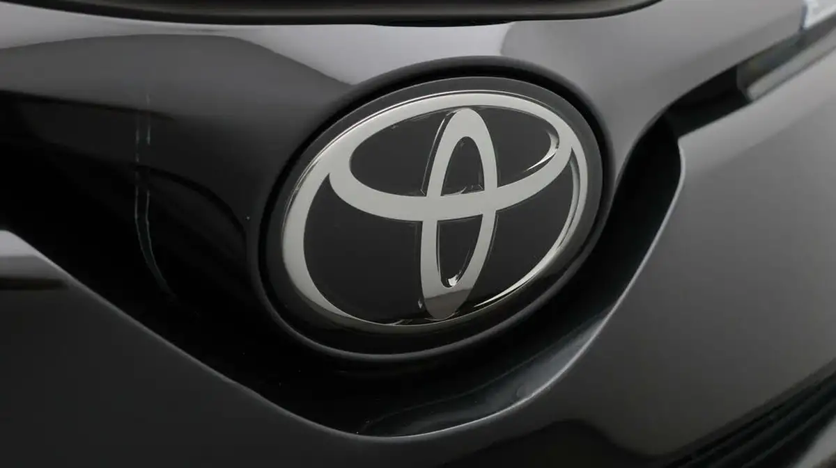 2017-toyota-c-hr-12-excel-awd-cvt-big-22