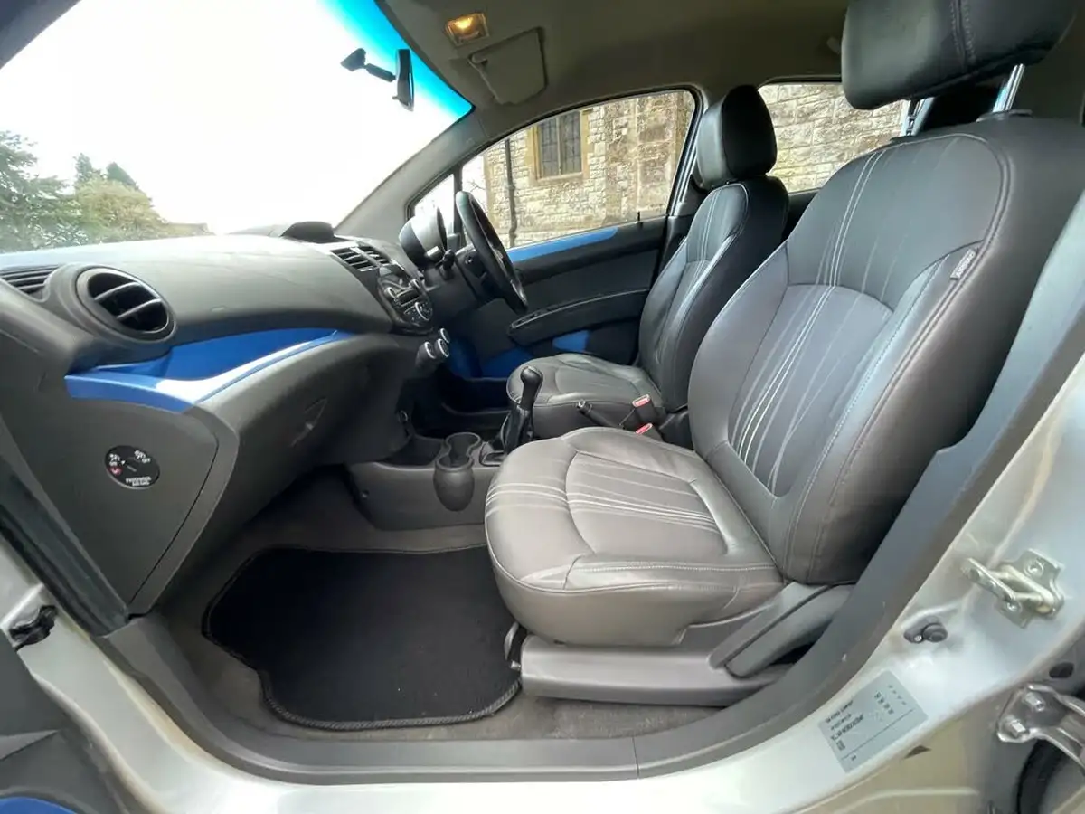 2013-chevrolet-spark-12-ltz-big-20