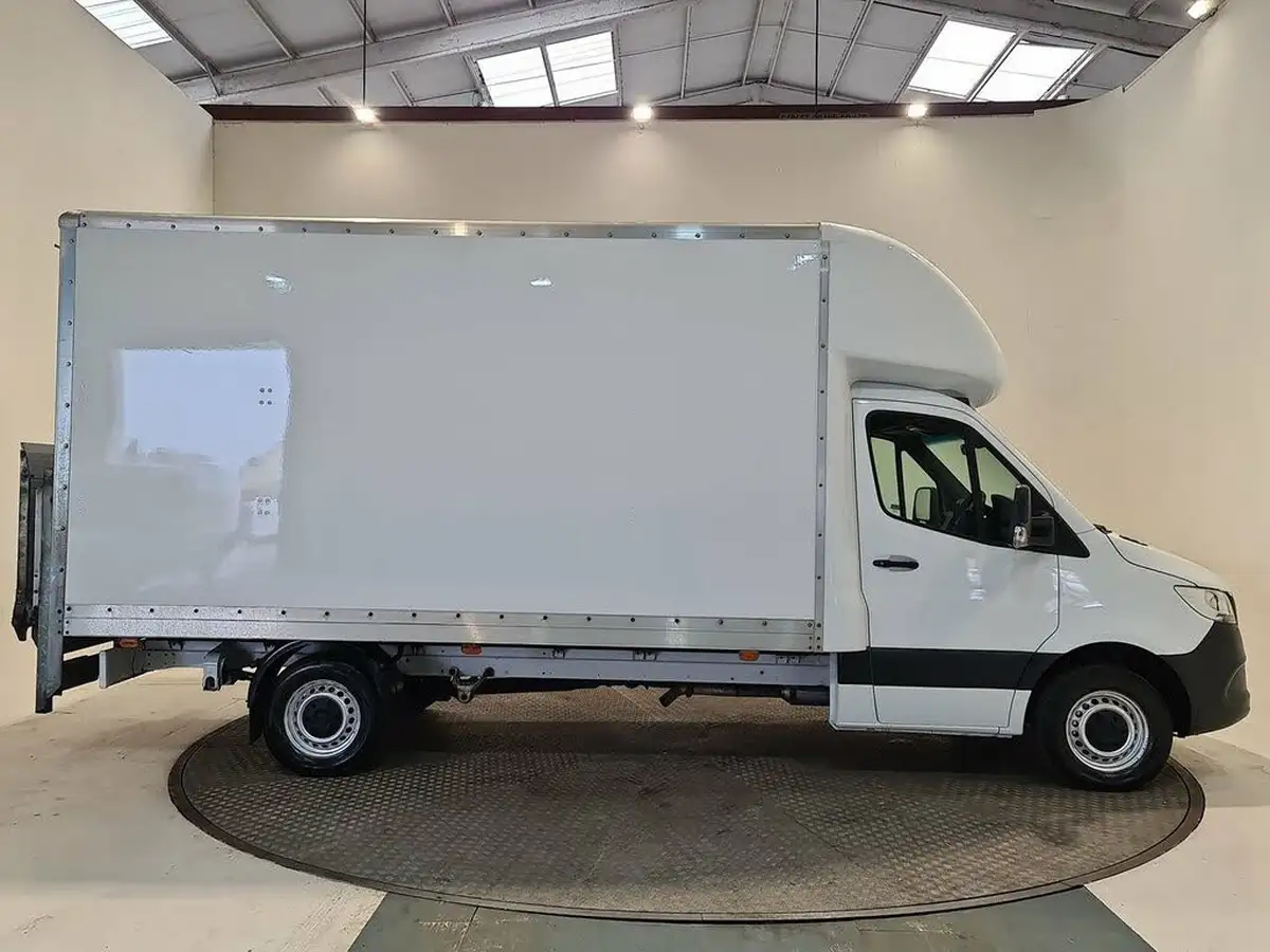 2018-mercedes-benz-sprinter-21cdi-314-l3h1-chassis-cab-eco-gear-360-big-24