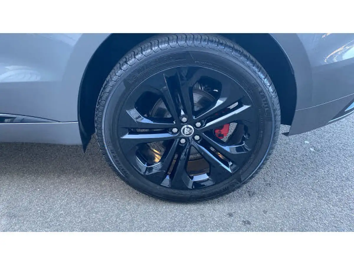 2024-jaguar-f-pace-20-d200-r-dynamic-hse-black-big-21