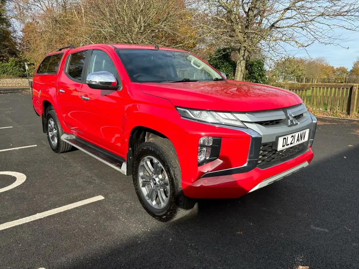 2021-mitsubishi-l200-22di-d-barbarian-auto-big-0