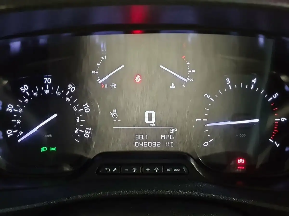2022-peugeot-expert-15-bluehdi-professional-premium-long-1000-big-23