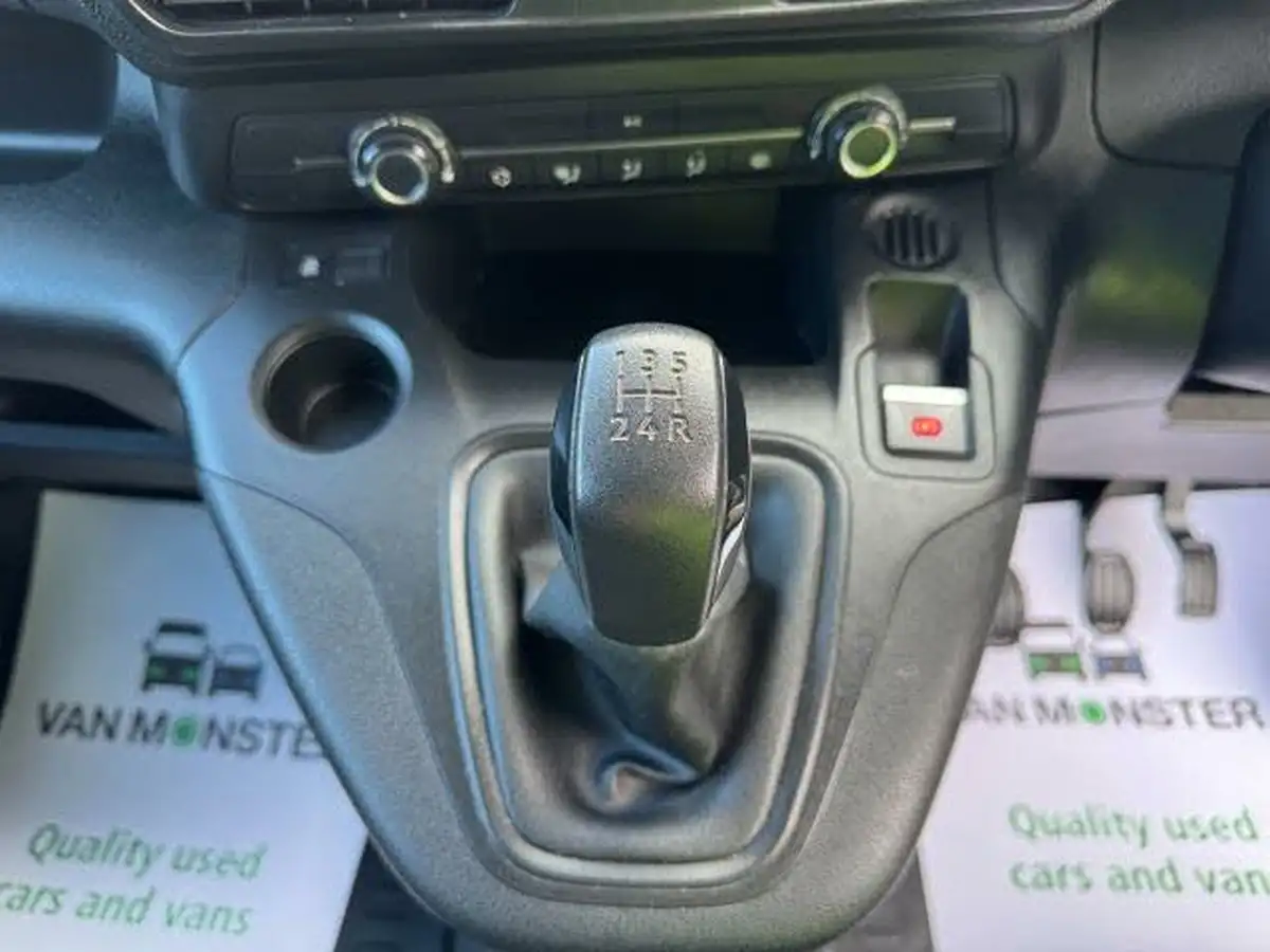 2019-peugeot-partner-15-bluehdi-1000-professional-100ps-eu6dt-panel-big-24