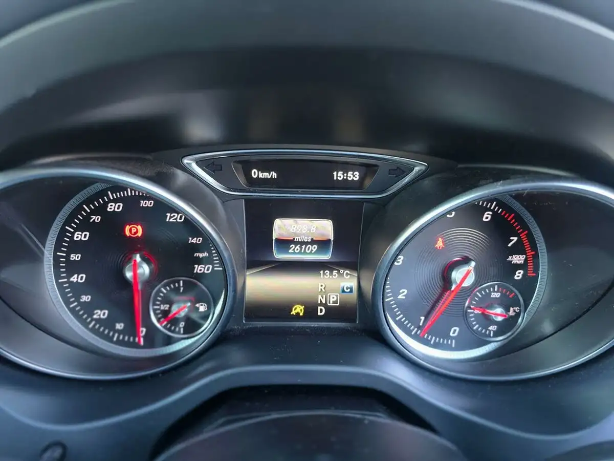2018-mercedes-benz-gla-class-16-gla-180-urban-edition-ss-7g-dct-big-29
