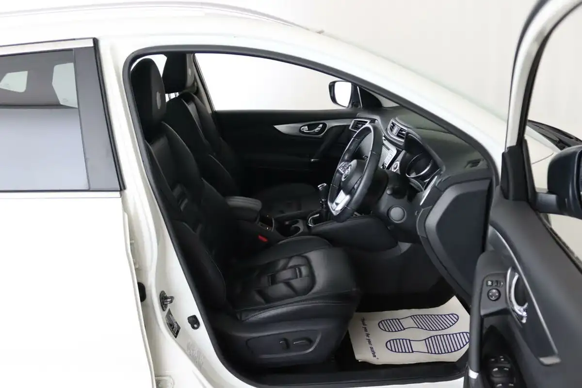 2021-nissan-qashqai-13-dig-t-n-motion-140ps-big-14