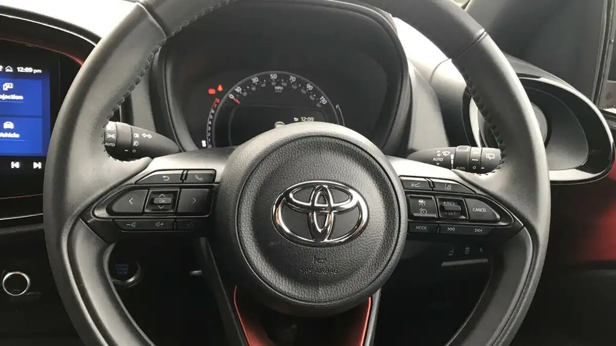 2022-toyota-aygo-x-10-vvt-i-exclusive-big-7