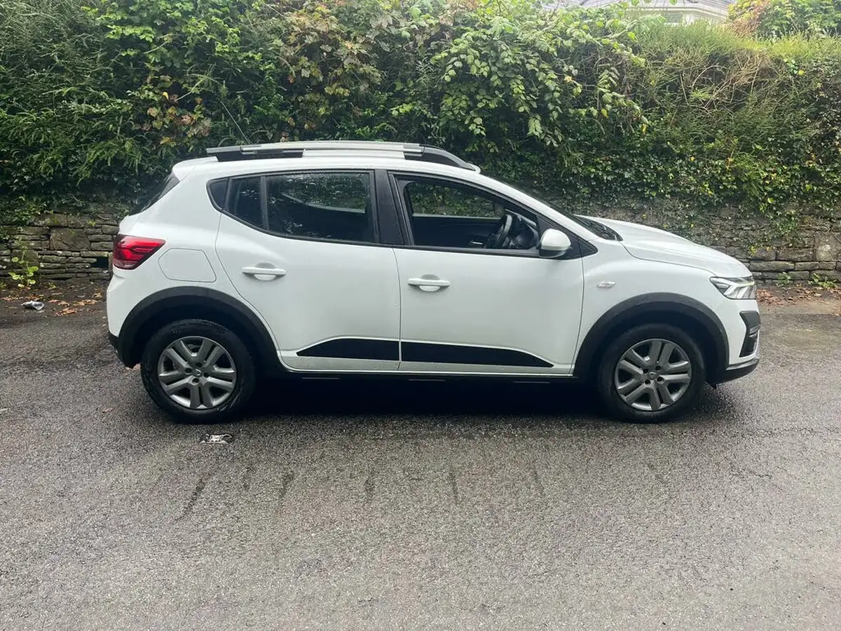 2022-dacia-sandero-stepway-10-tce-comfort-90bhp-big-3