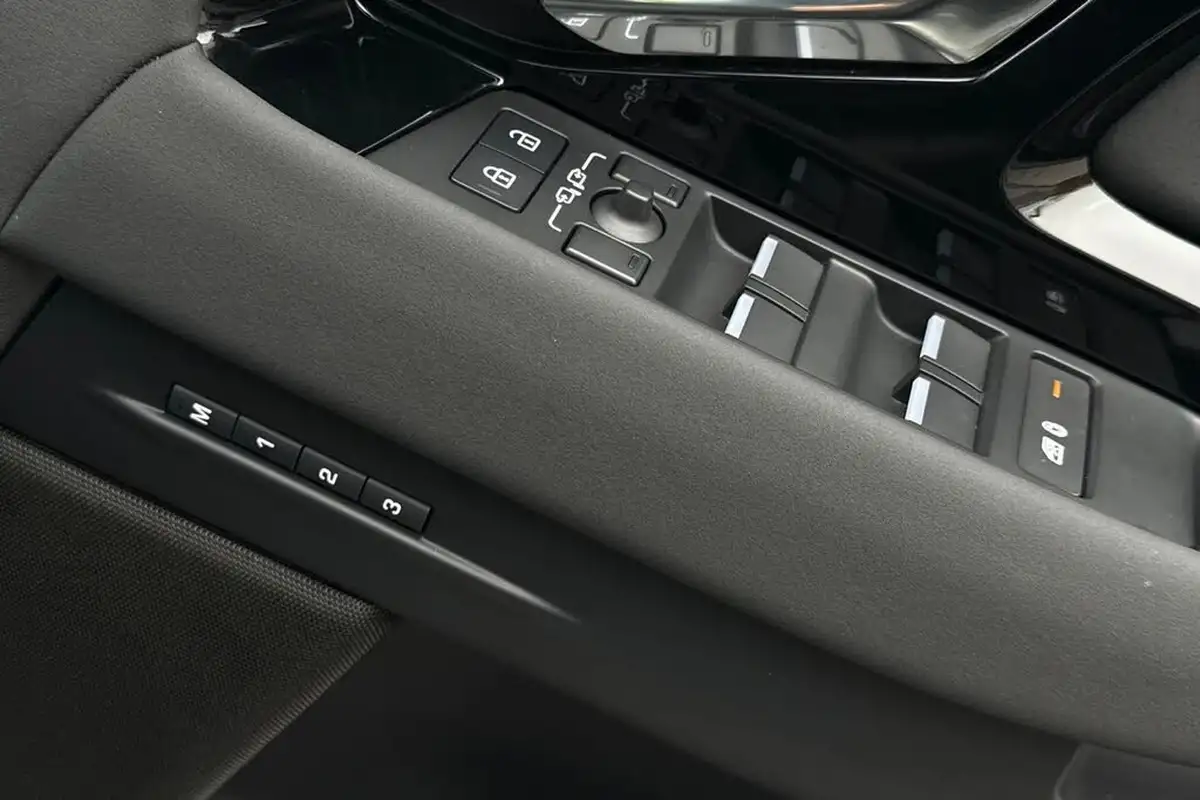 2023-land-rover-range-rover-evoque-20-d200-dynamic-se-big-43