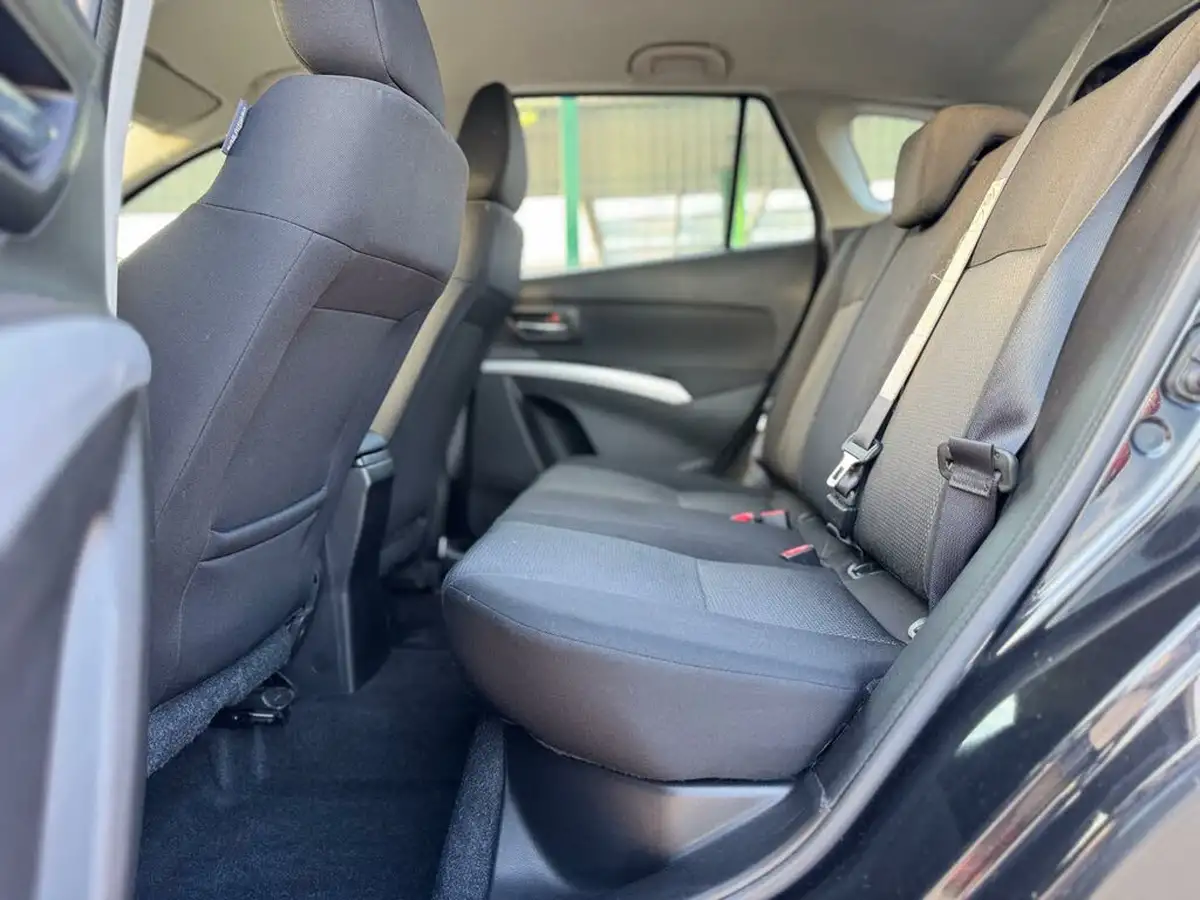 2015-suzuki-s-cross-16-sz3-big-24