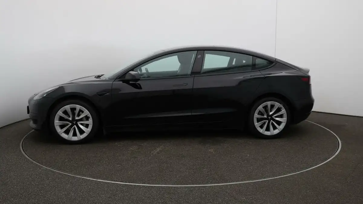 2021-tesla-model-3-e-standard-plus-big-4