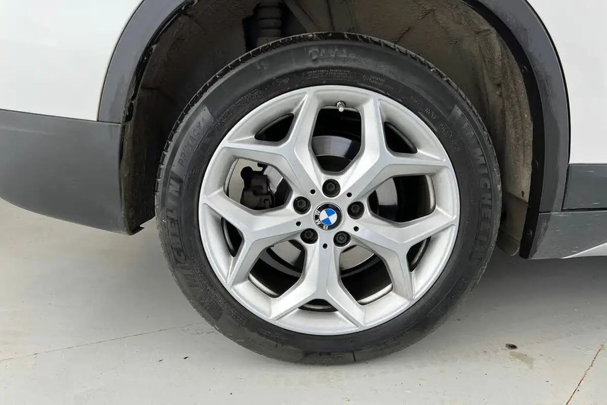 2019-bmw-x1-20-sdrive-20i-xline-sdrive20i-big-4