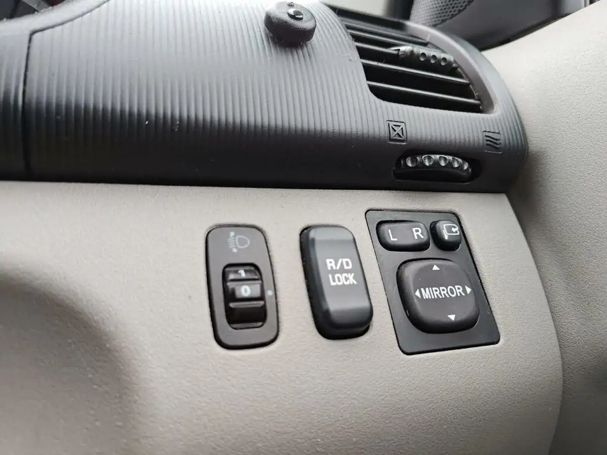 2012-mitsubishi-l200-25td-trojan-eu-v-cab-big-15