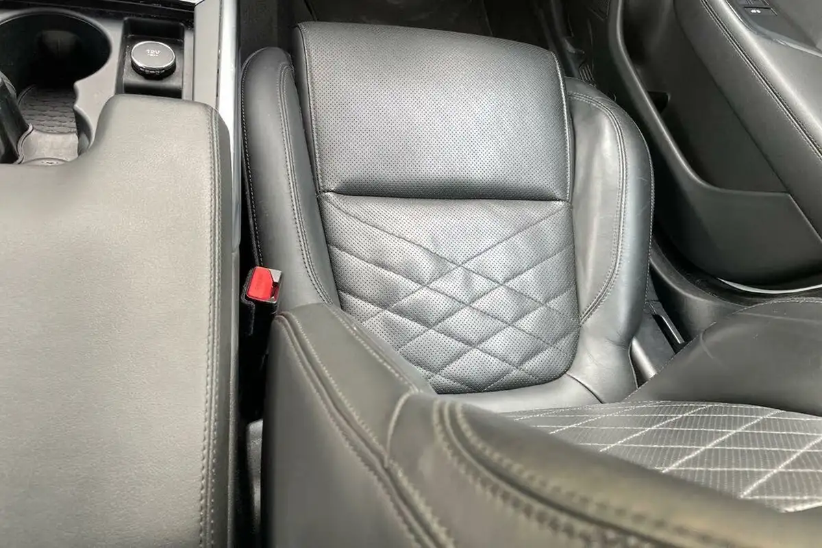 2019-jaguar-xe-20i-hse-250ps-big-33