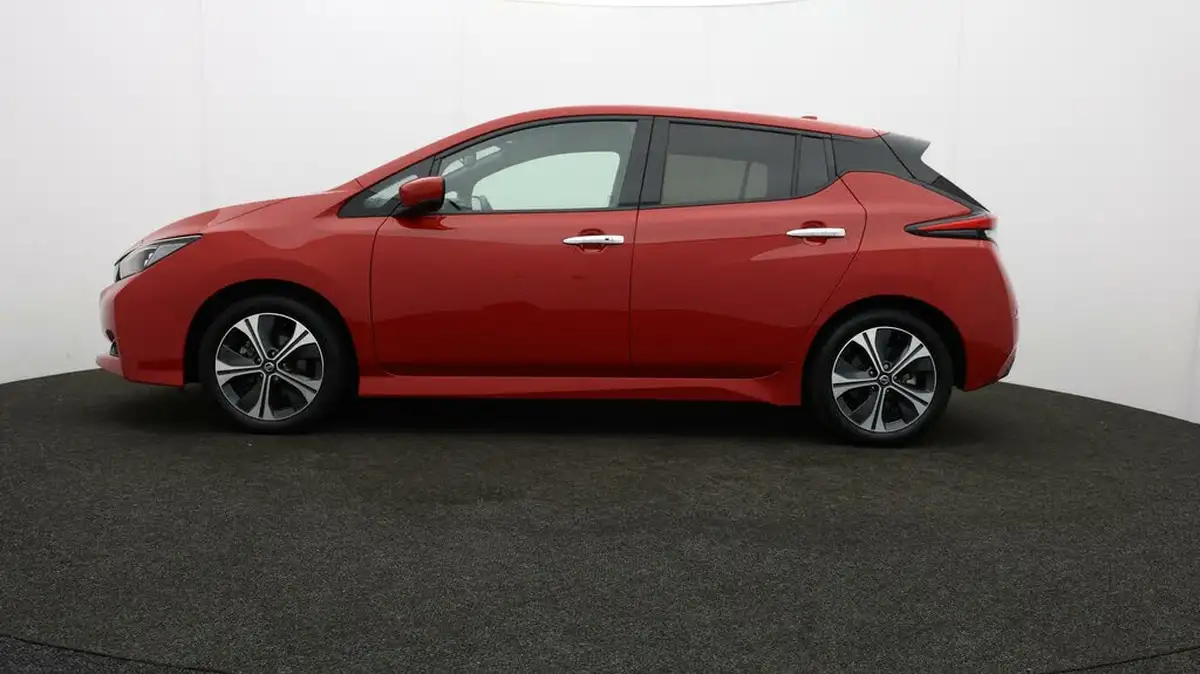 2022-nissan-leaf-e-tekna-big-67