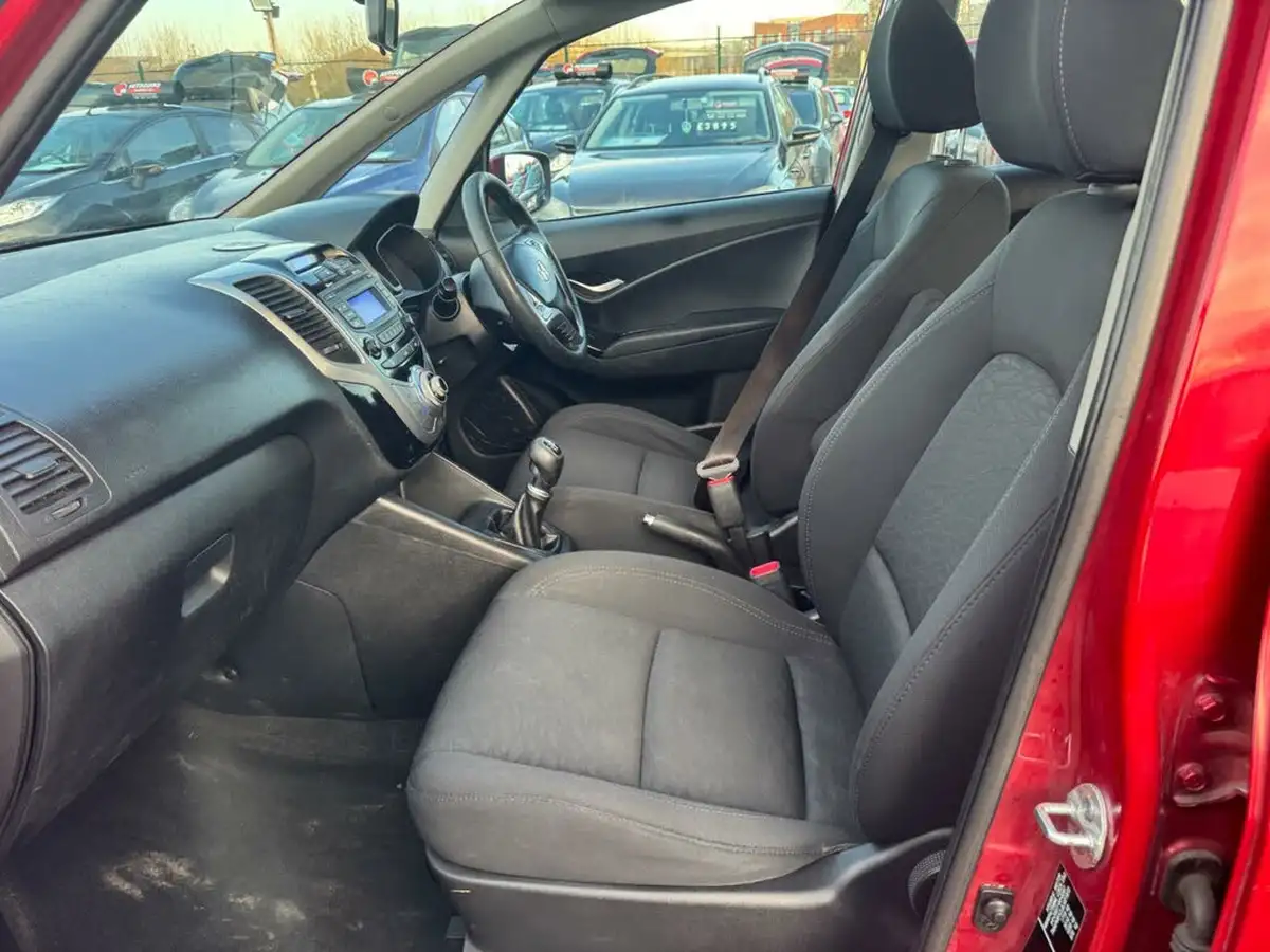 2011-hyundai-ix20-14-active-big-29