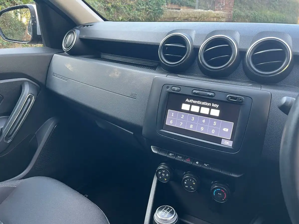 2020-dacia-duster-10-tce-comfort-100bhp-ss-big-10