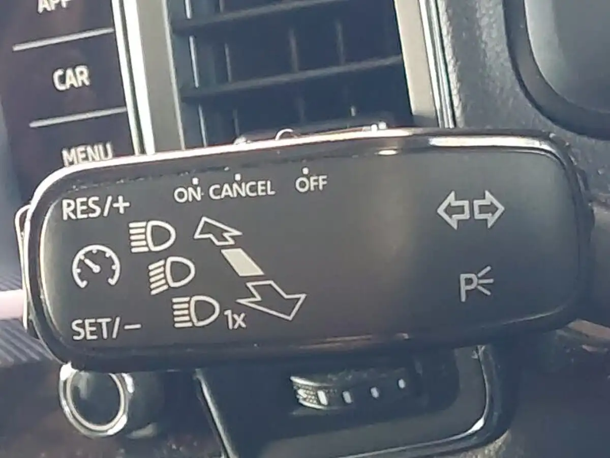 2019-skoda-karoq-15-tsi-se-l-dsg-big-17