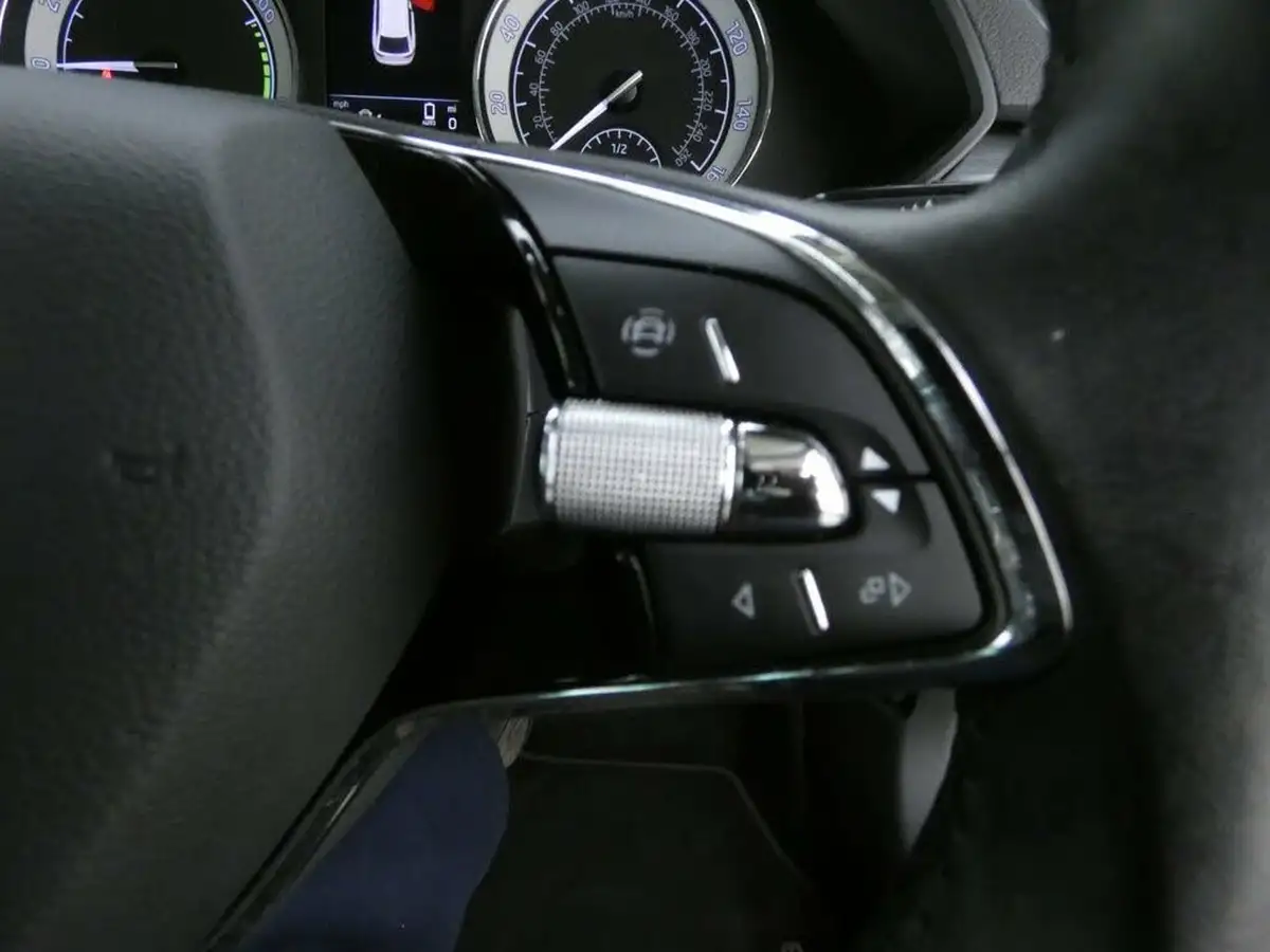 2021-skoda-superb-14-tsi-se-technology-156ps-estate-big-19