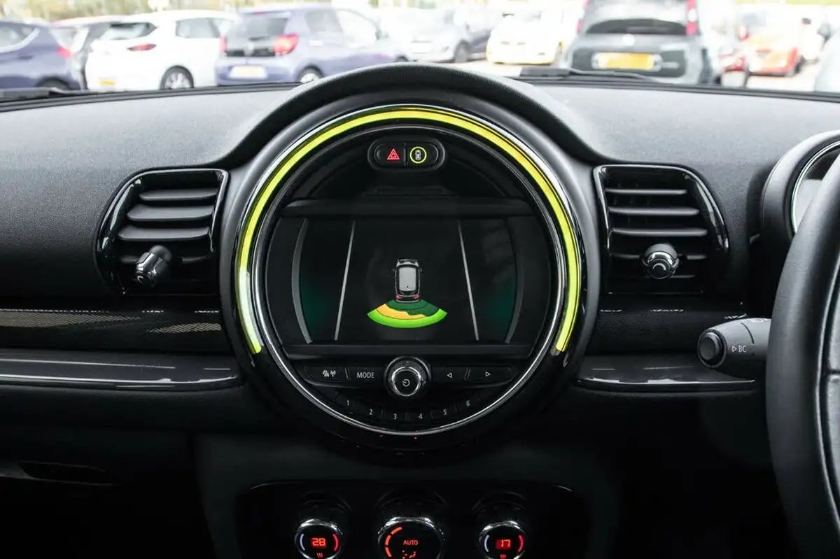 2018-mini-clubman-15-cooper-auto-big-27