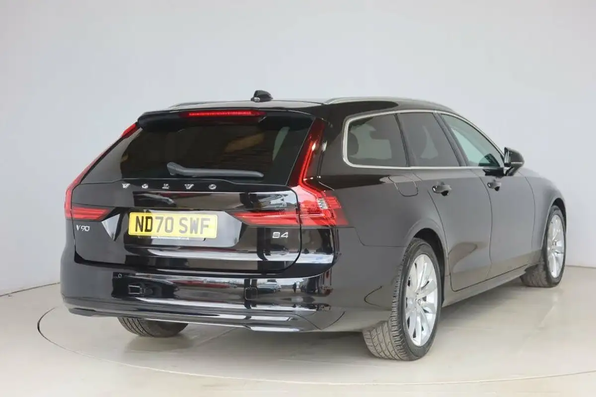 2021-volvo-v90-20-b4-momentum-big-17