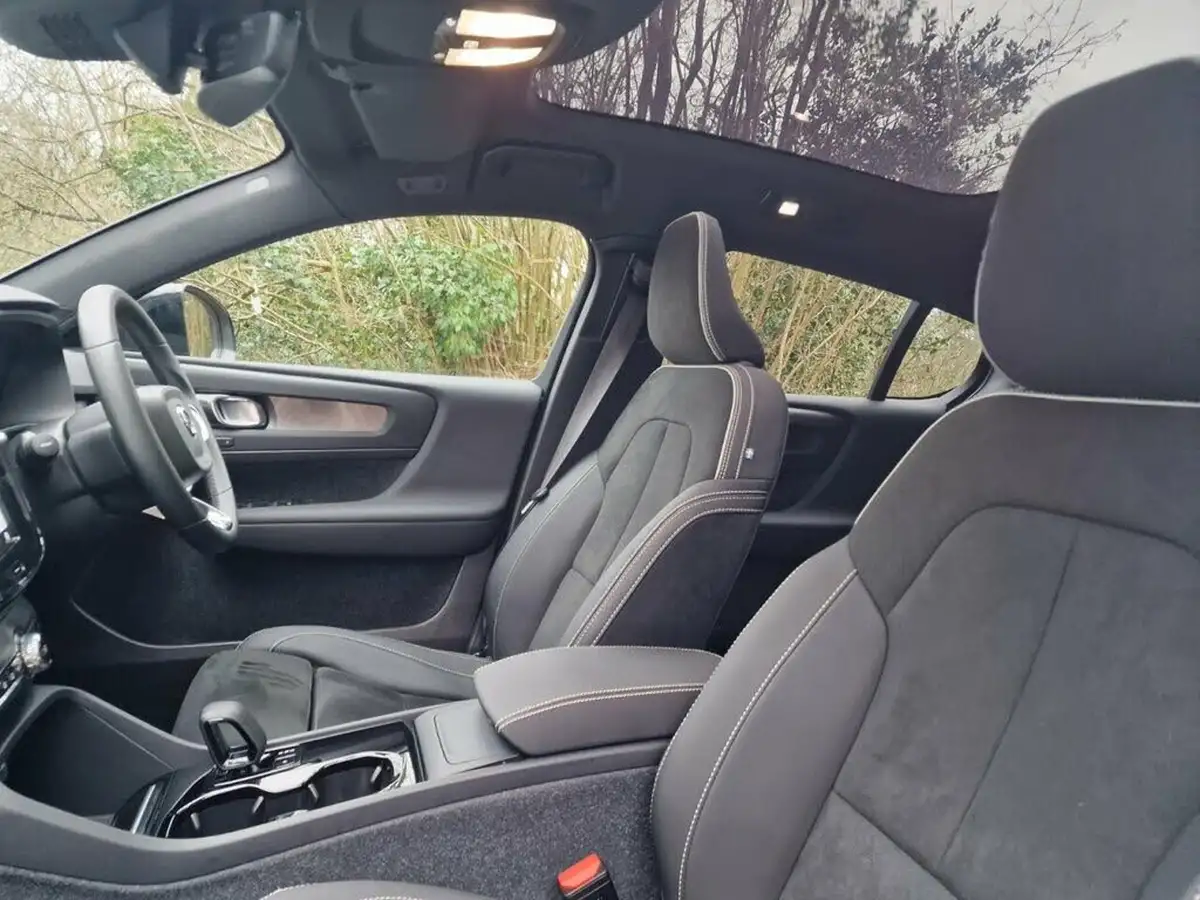 2023-volvo-c40-e-recharge-ultimate-228bhp-big-36