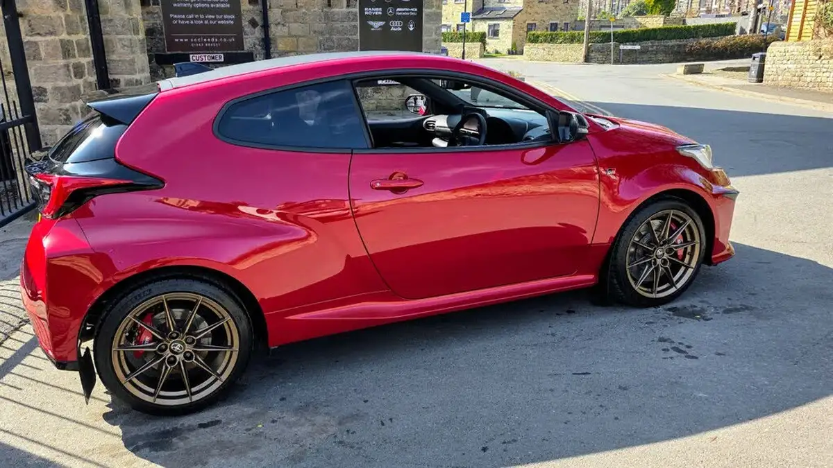 2021-toyota-yaris-16-gr-circuit-pack-big-5