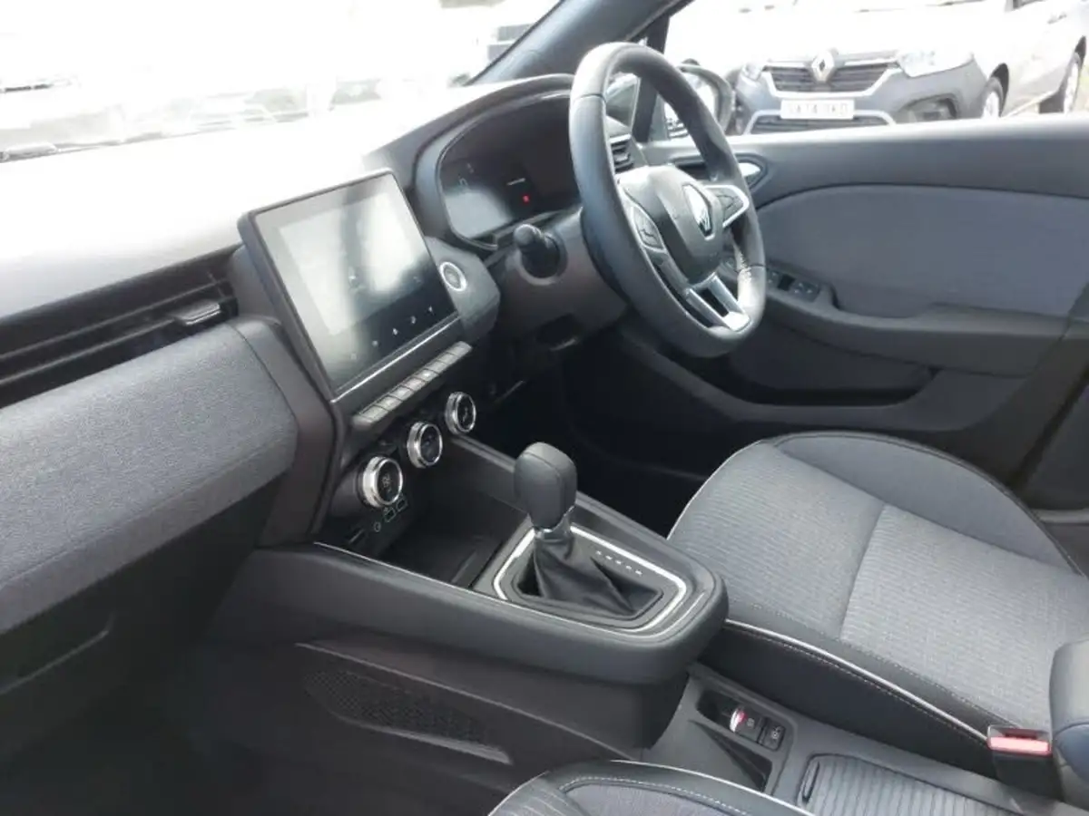 2024-renault-clio-16-techno-big-4