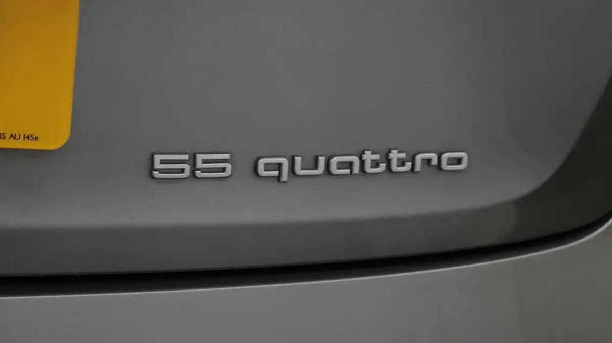2021-audi-e-tron-55e-technik-station-wagon-big-23