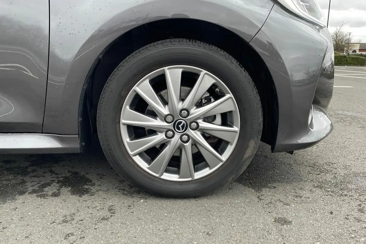 2022-mazda-mazda2-15-select-big-8