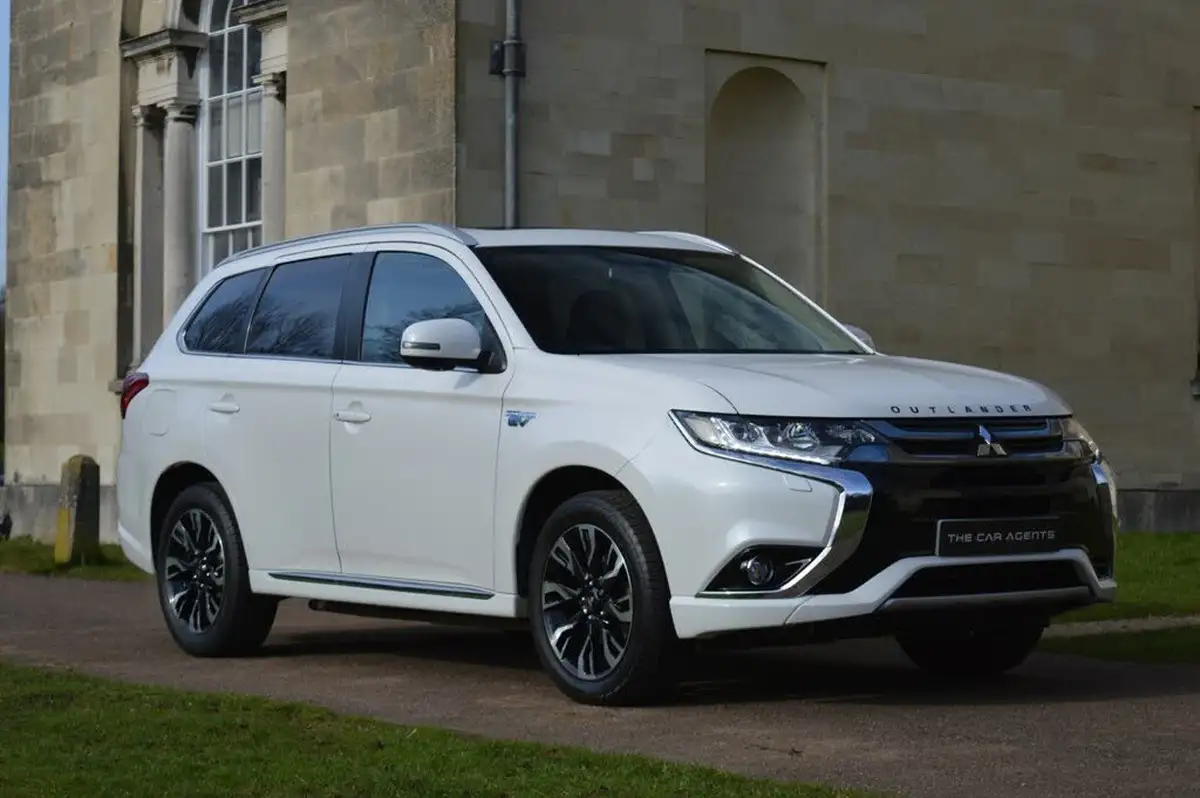 2017-mitsubishi-outlander-20-4hs-phev-5st-big-0