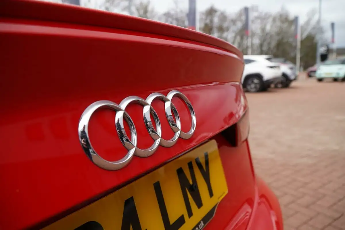 2015-audi-s3-20-tfsi-saloon-4d-s-tronic-big-67