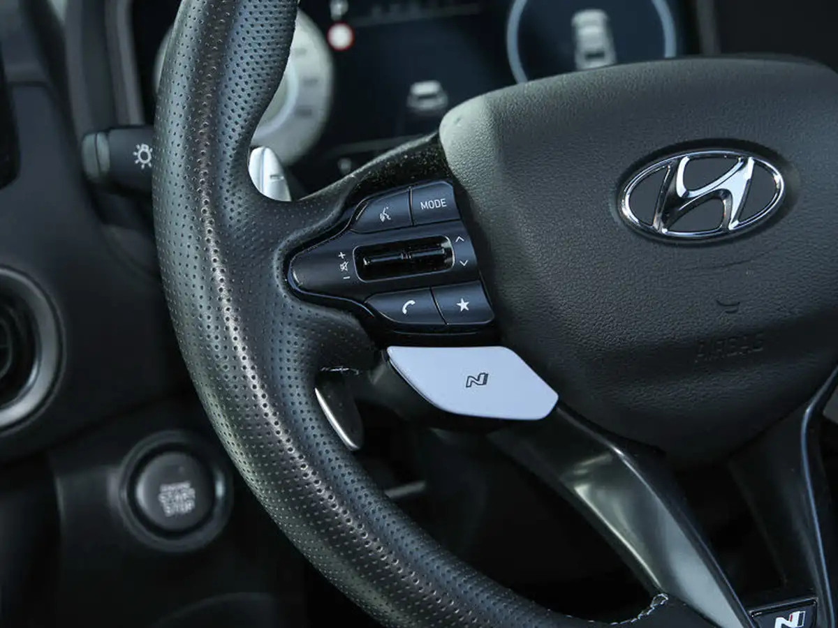 2022-hyundai-kona-20-t-gdi-n-big-10