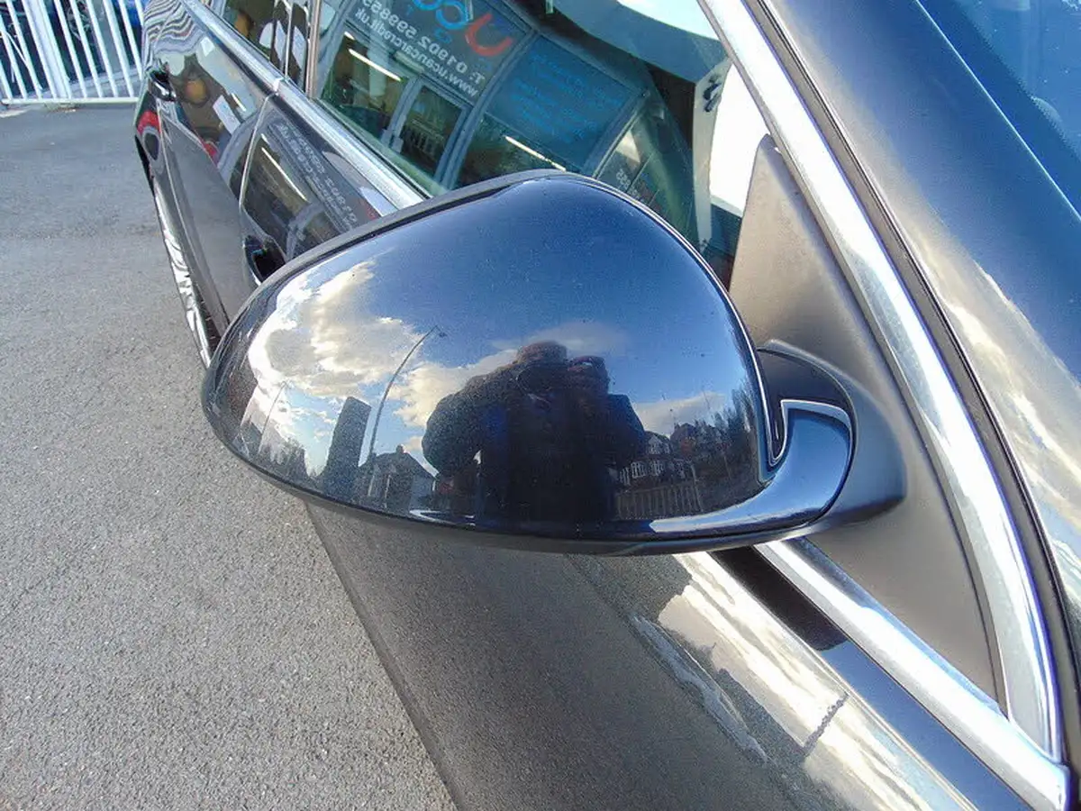 2015-vauxhall-insignia-20cdti-elite-nav-ecoflex-ss-hatchback-5d-big-41