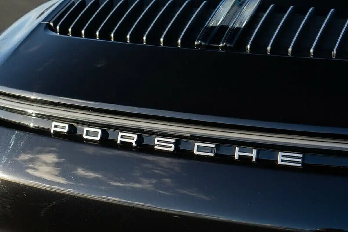 2024-porsche-911-30-targa-4-big-24