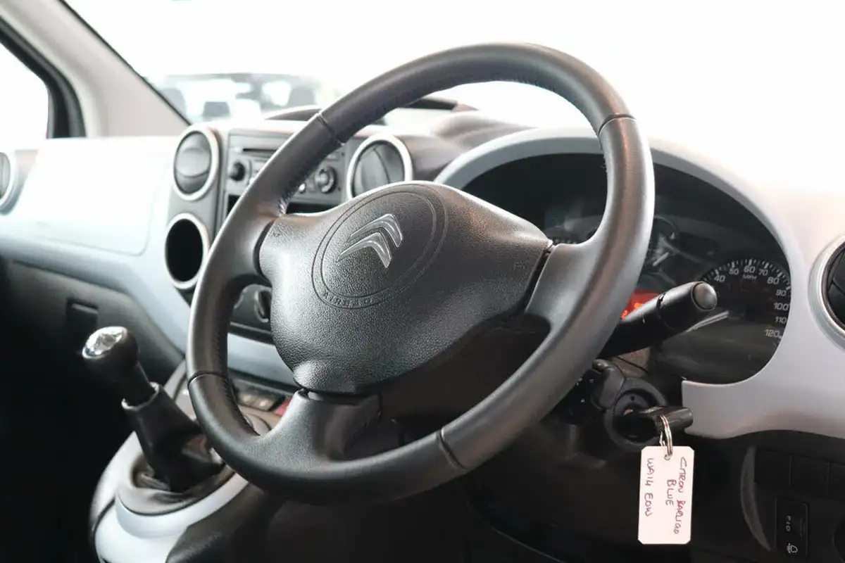 2014-citroen-berlingo-16hdi-plus-big-19