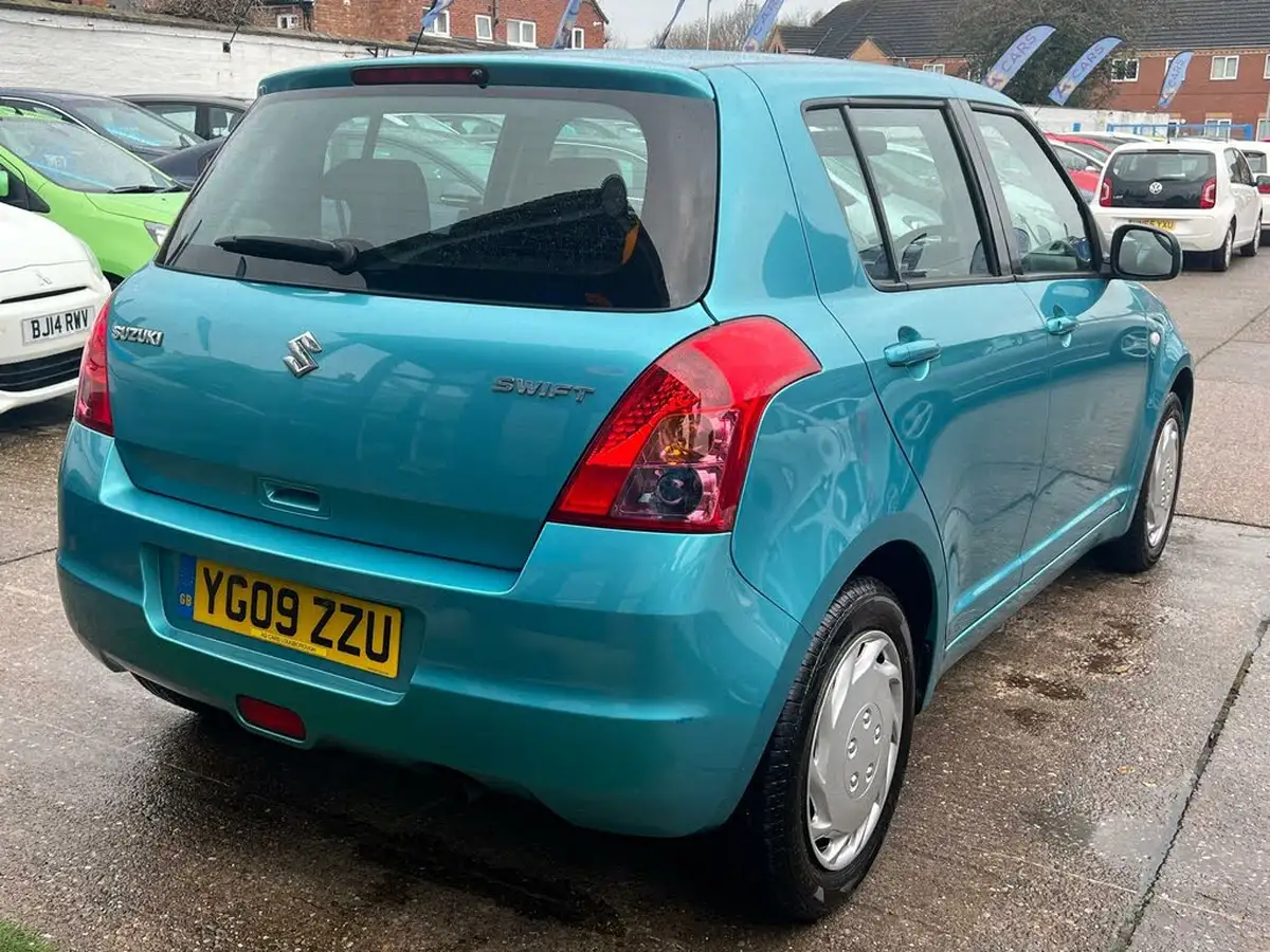 2009-suzuki-swift-13-gl-5d-big-14