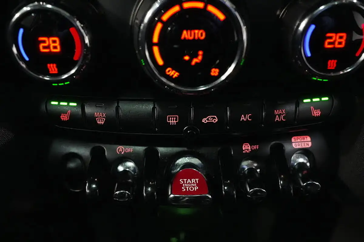 2019-mini-cooper-15-cooper-exclusive-134bhp-hatchback-3d-big-44