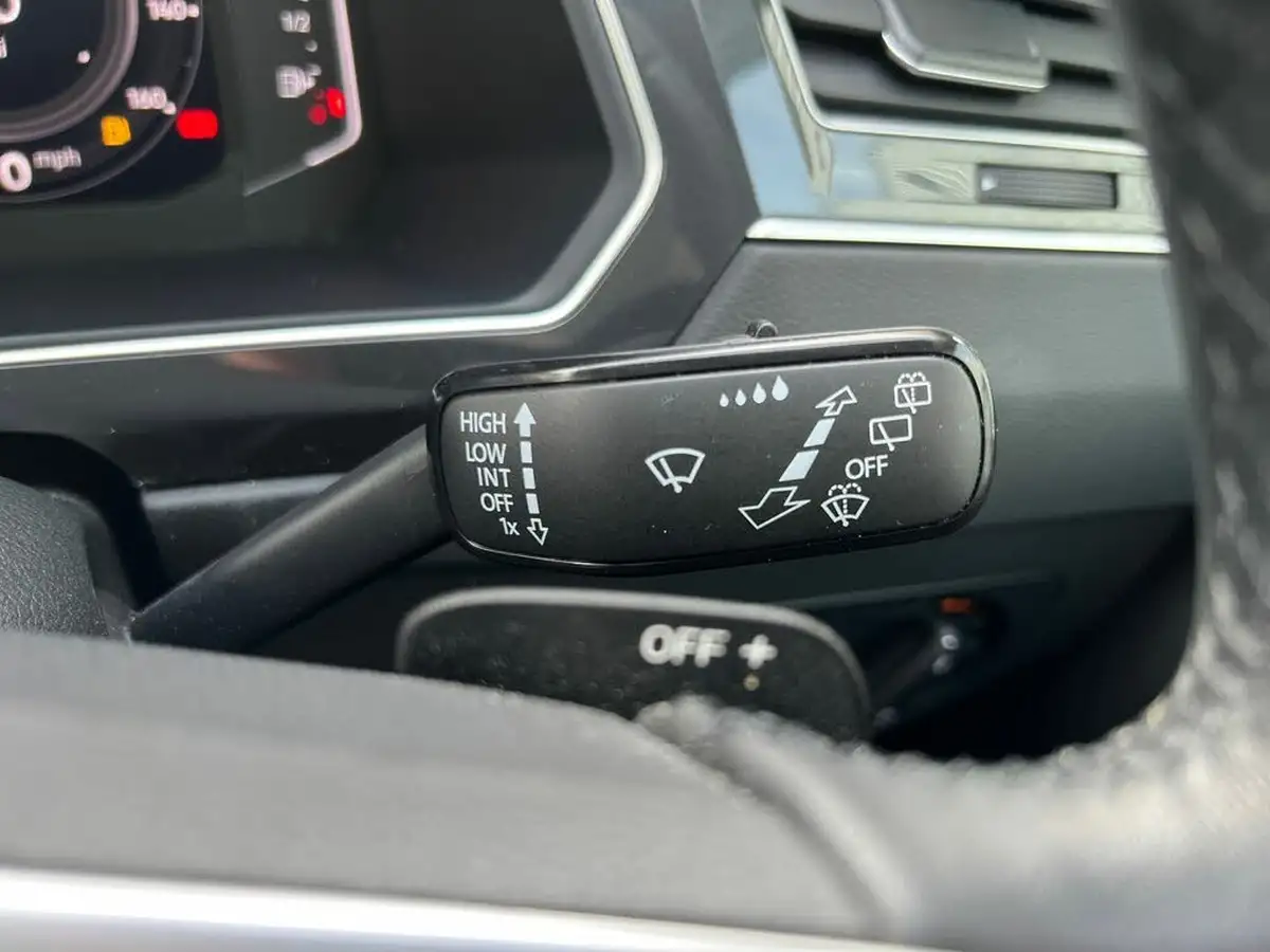 2022-volkswagen-tiguan-20-tsi-elegance-big-24