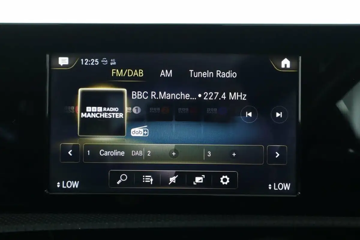 2019-mercedes-benz-a-class-20-a220-amg-line-ss-hatchback-5d-big-29