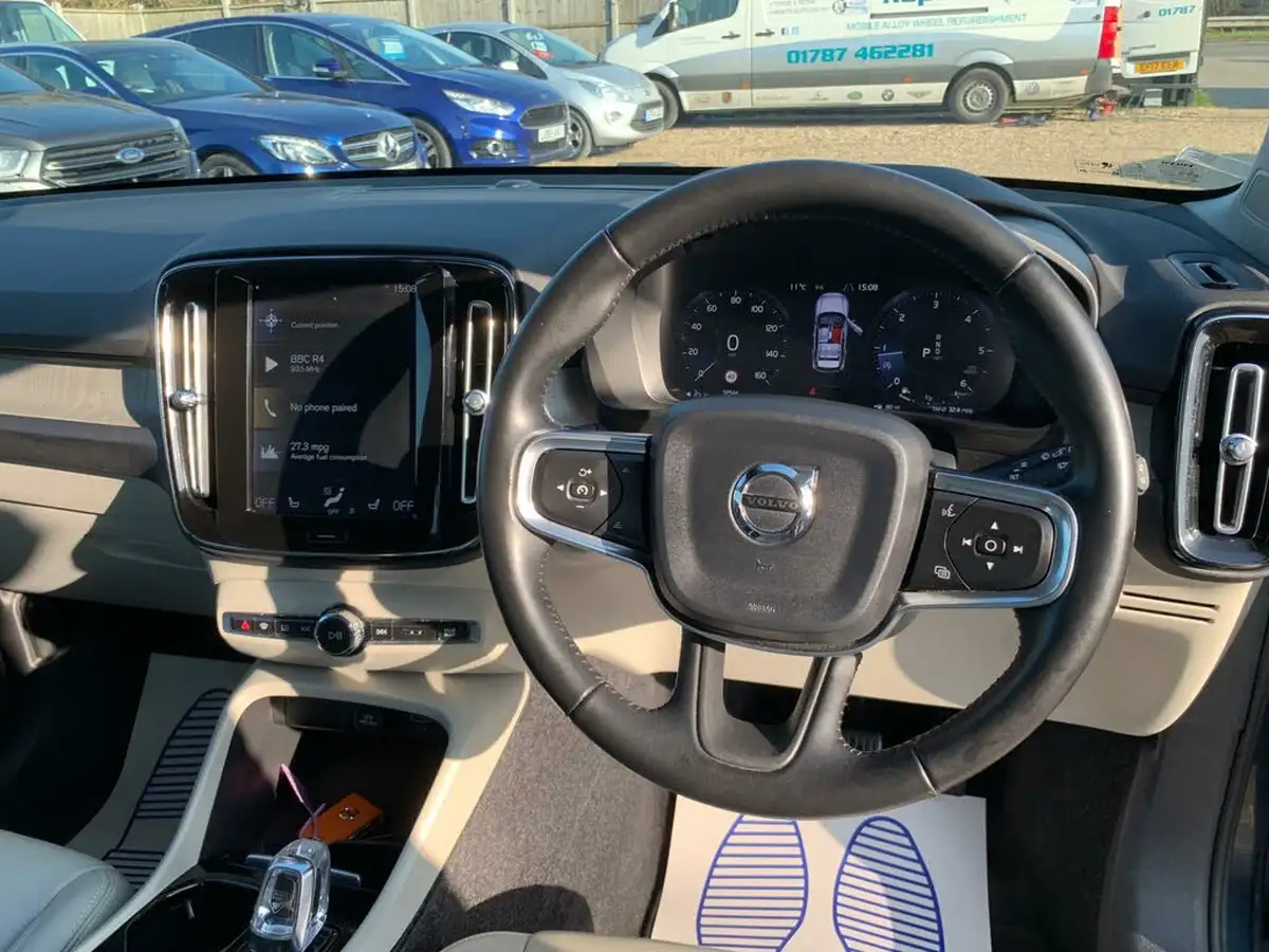 2018-volvo-xc40-20td-d4-inscription-big-11