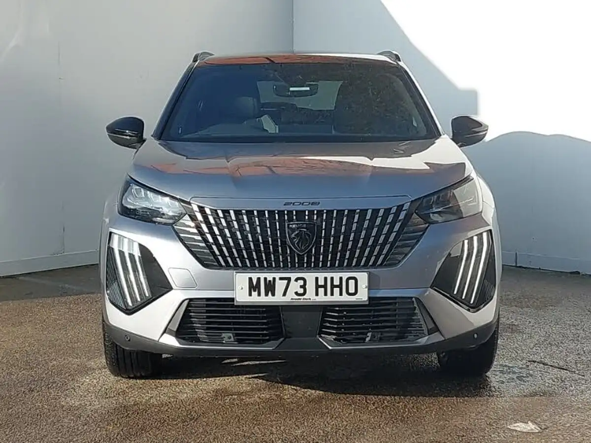 2023-peugeot-2008-suv-big-11