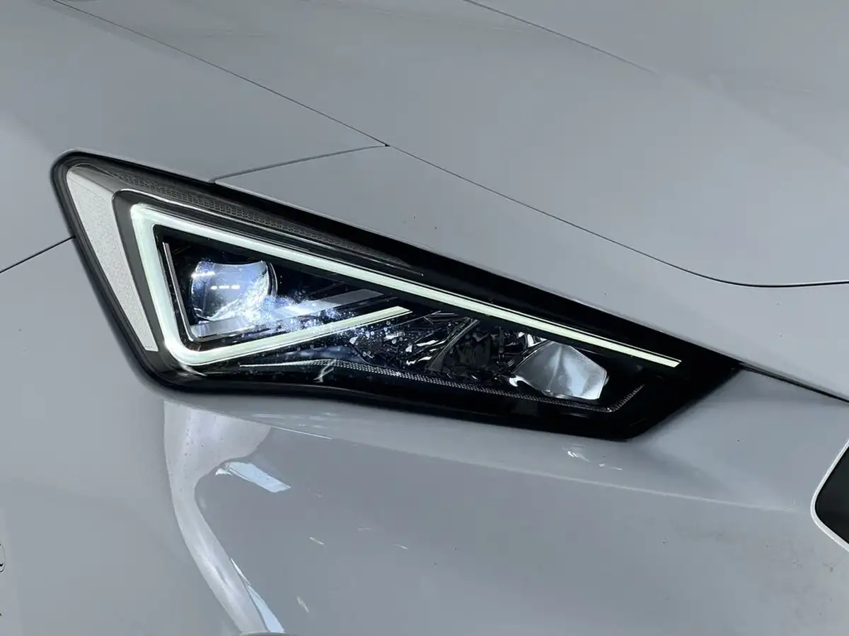 2021-seat-leon-15-etsi-fr-hatchback-big-6