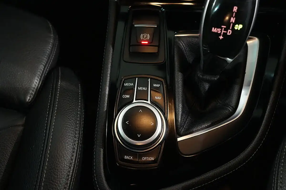 2019-bmw-2-series-20-220i-m-sport-189bhp-active-tourer-5d-dct-big-39