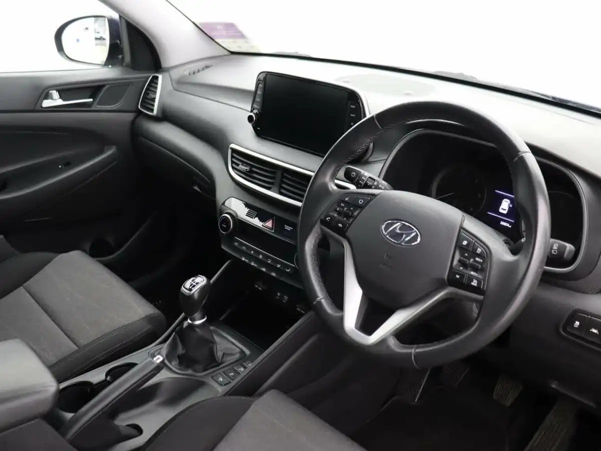 2019-hyundai-tucson-16crdi-se-nav-115ps-big-16