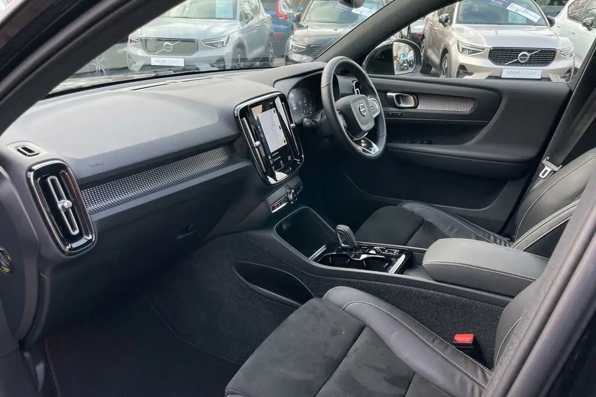 2021-volvo-xc40-15-t4-r-design-208bhp-big-25