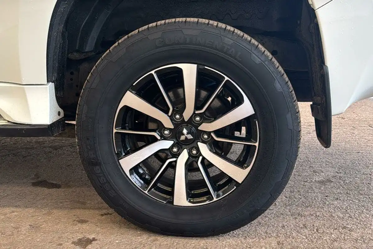 2019-mitsubishi-shogun-sport-24di-d-4-big-30