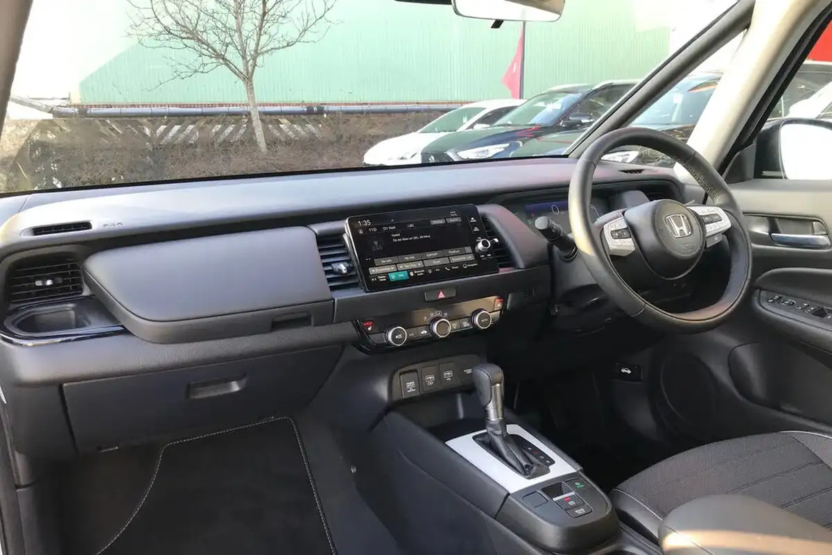 2024-honda-jazz-15-i-mmd-crosstar-advance-big-1