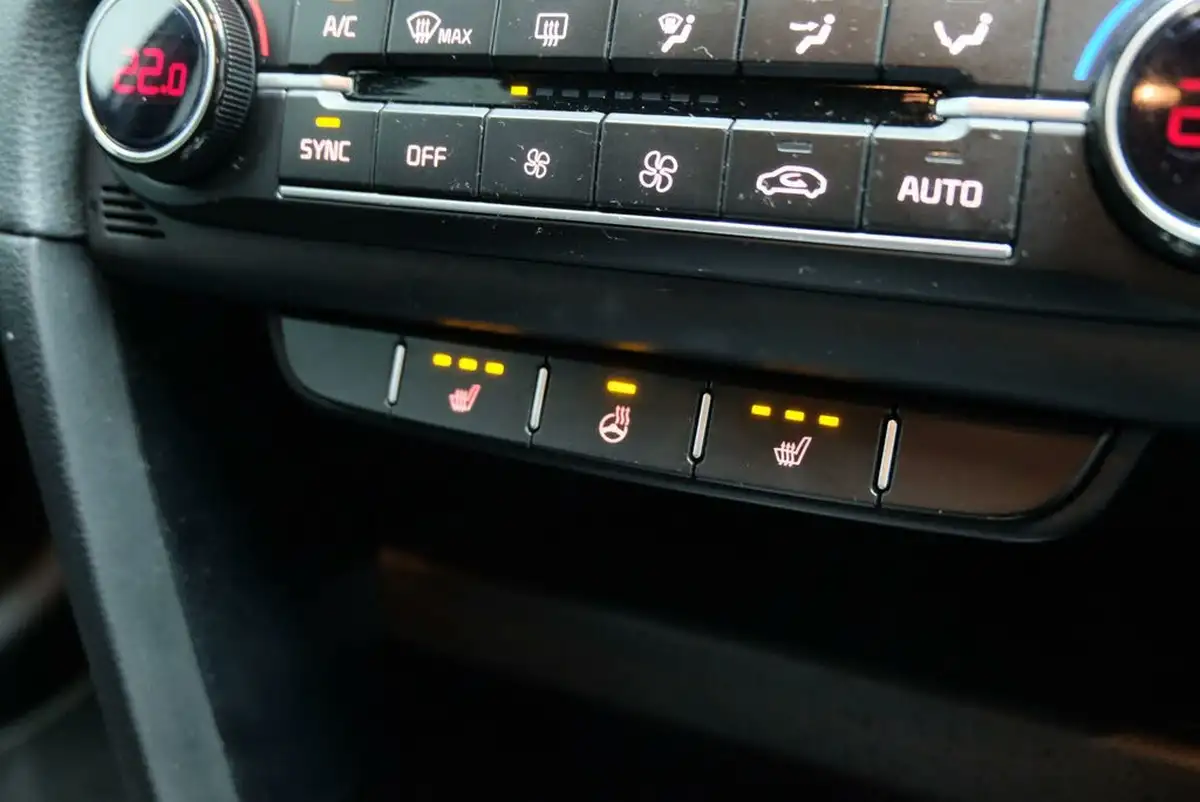 2024-kia-ceed-15-t-gdi-gt-line-158bhp-big-22