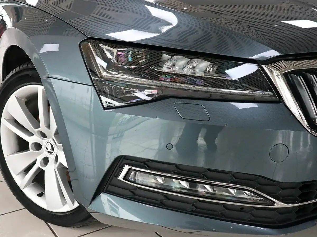 2020-skoda-superb-20tdi-se-l-150ps-estate-dsg-big-10