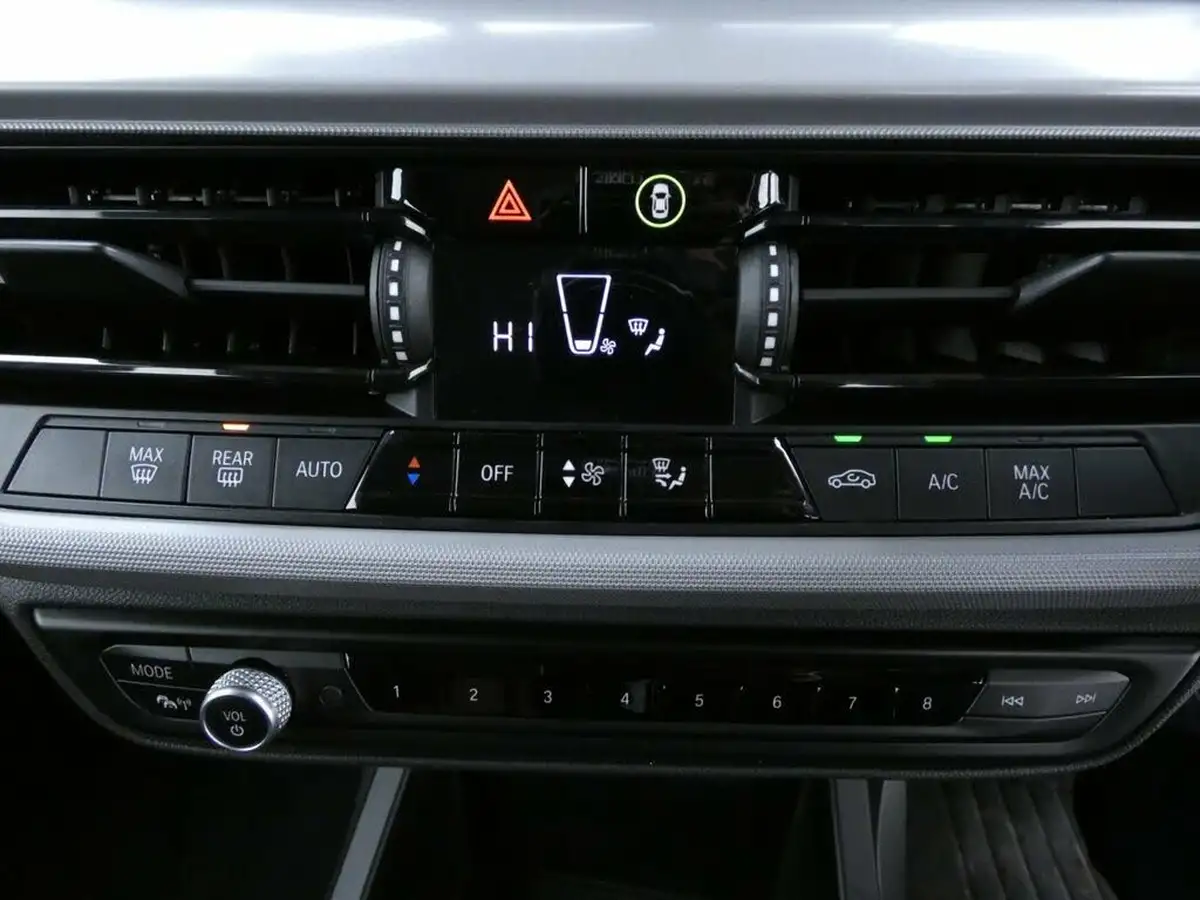 2021-bmw-1-series-15td-116d-se-dct-big-12